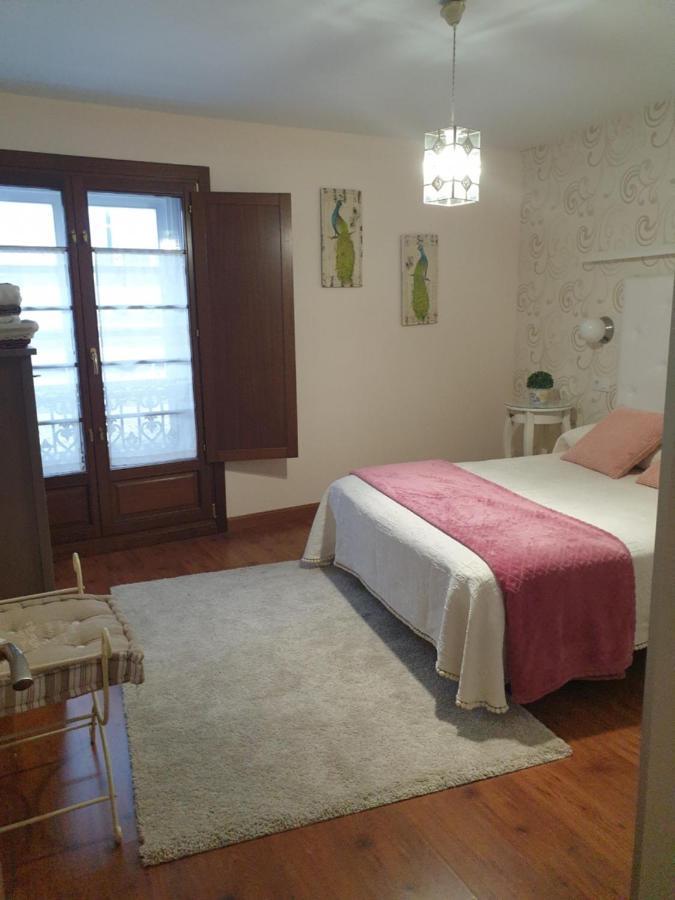 Apartamento Cine Colon Ribadeo Kültér fotó
