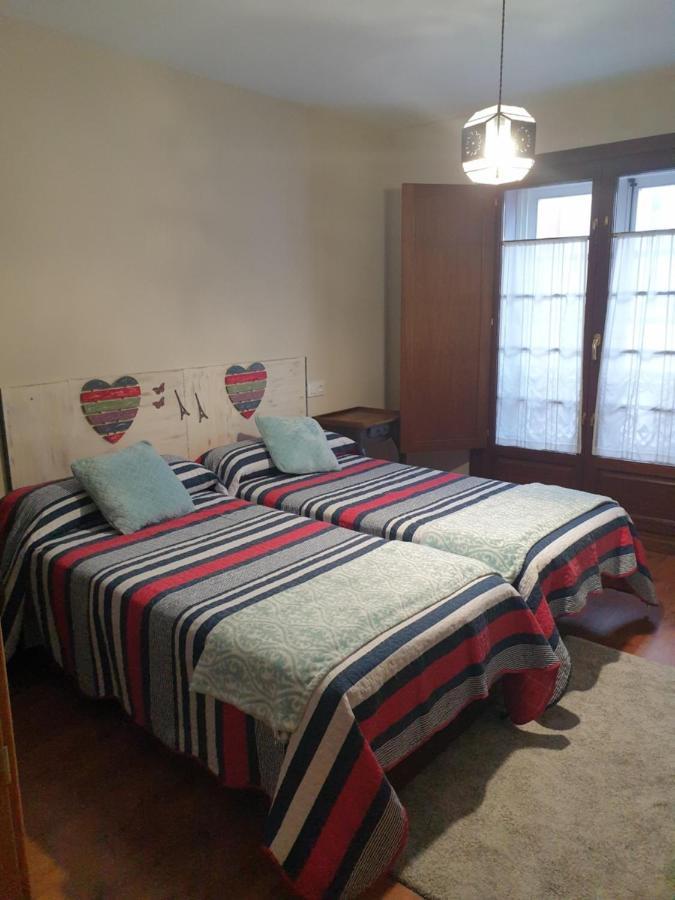 Apartamento Cine Colon Ribadeo Kültér fotó