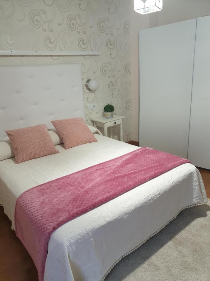 Apartamento Cine Colon Ribadeo Kültér fotó