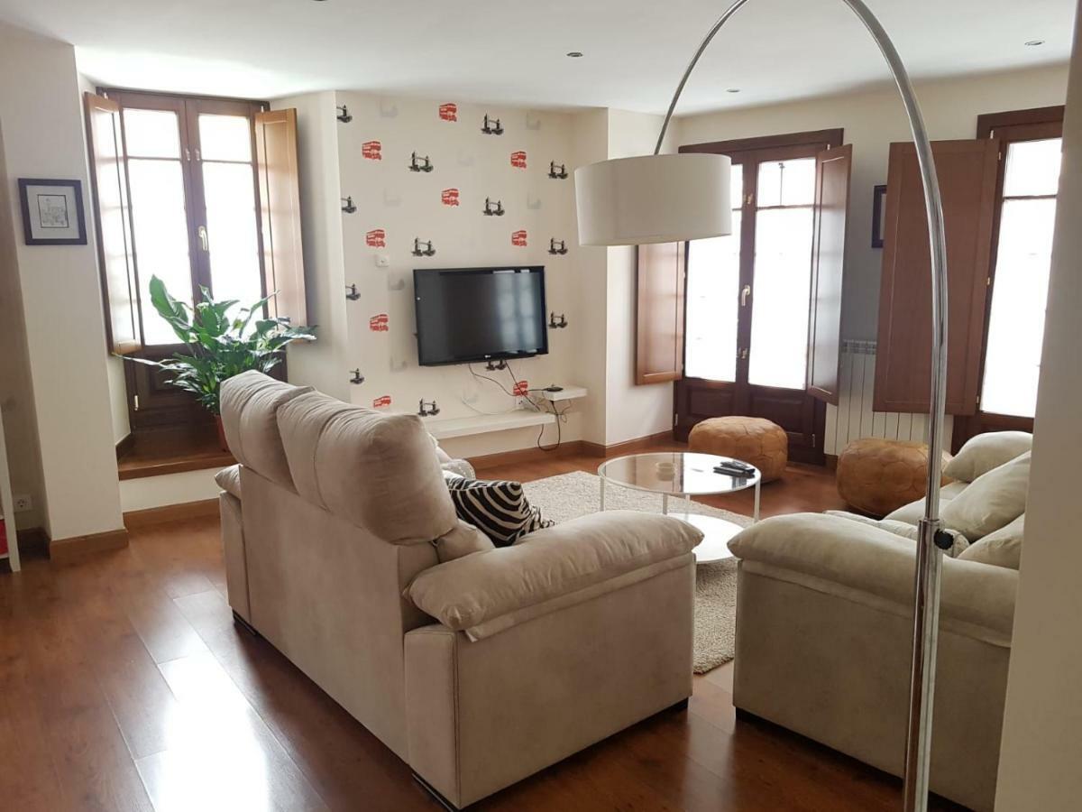 Apartamento Cine Colon Ribadeo Kültér fotó