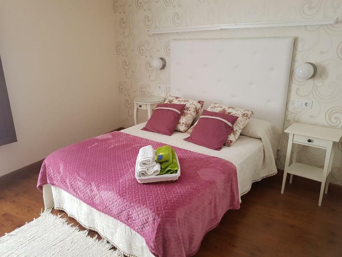 Apartamento Cine Colon Ribadeo Kültér fotó