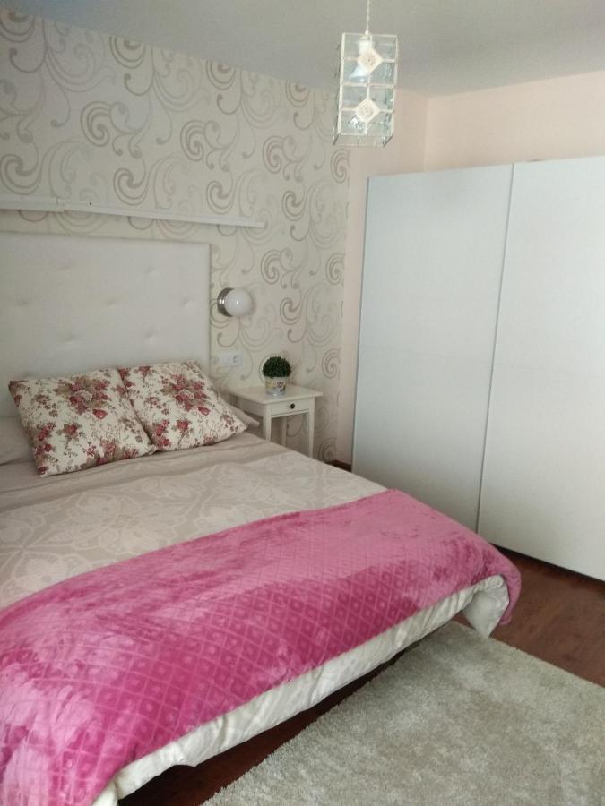 Apartamento Cine Colon Ribadeo Kültér fotó
