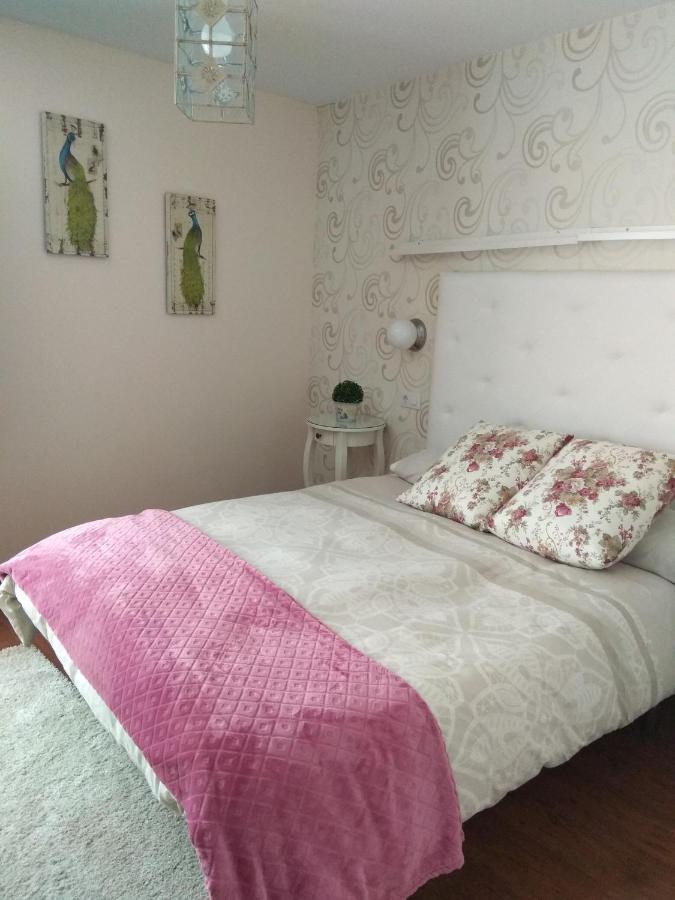 Apartamento Cine Colon Ribadeo Kültér fotó