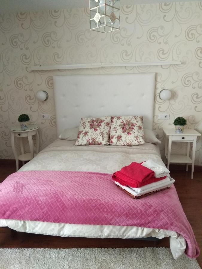 Apartamento Cine Colon Ribadeo Kültér fotó